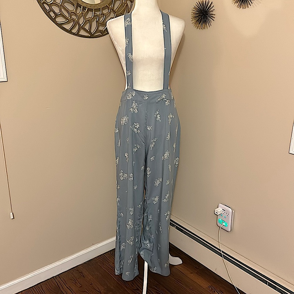 NWOT Floral Strappy Suspender Pants/Jumpsuit